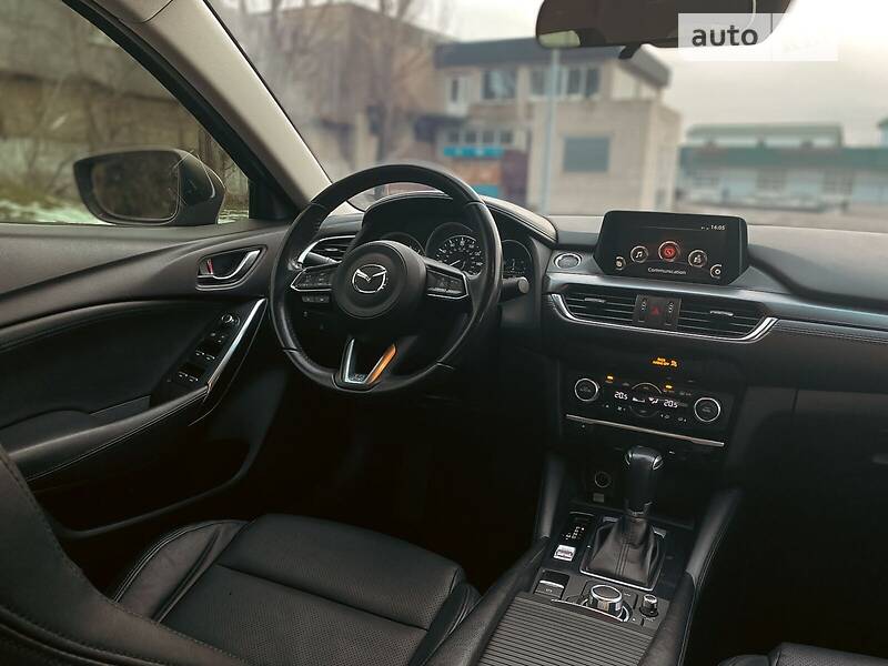 Седан Mazda 6 2016 в Львові