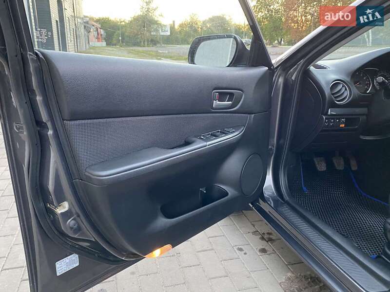 Универсал Mazda 6 2005 в Хороле