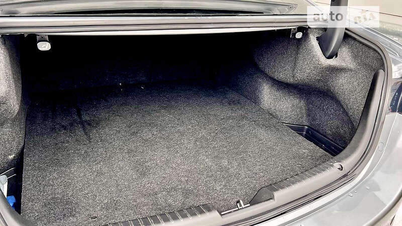 Седан Mazda 6 2016 в Киеве