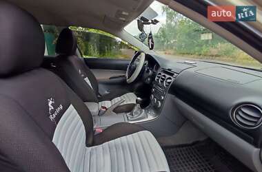 Седан Mazda 6 2004 в Кегичевке