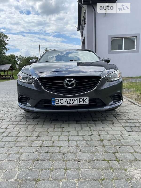 Седан Mazda 6 2016 в Мостиске