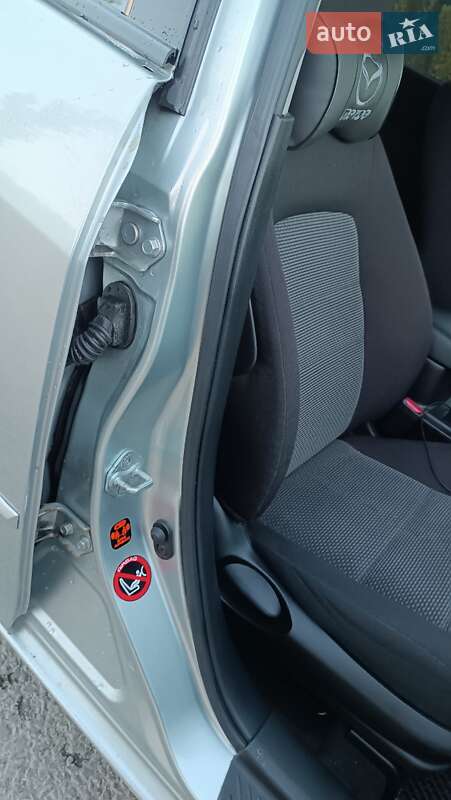 Универсал Mazda 6 2004 в Славянске