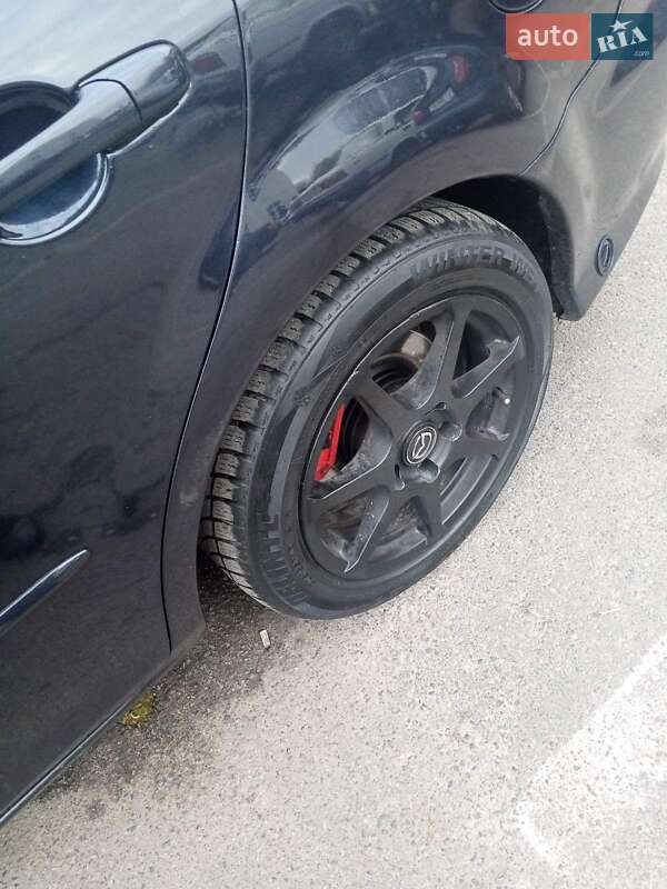 Седан Mazda 6 2004 в Яготине