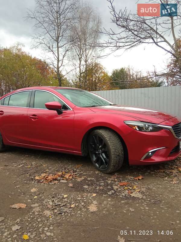 Седан Mazda 6 2015 в Надворной