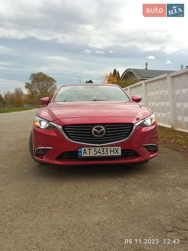 Седан Mazda 6 2015 в Надворной