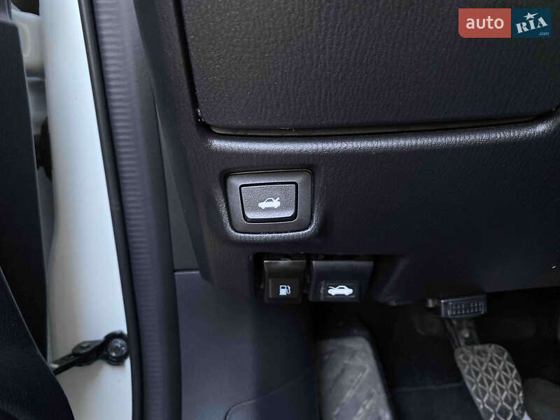 Седан Mazda 6 2015 в Ровно