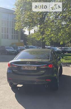 Седан Mazda 6 2015 в Ровно
