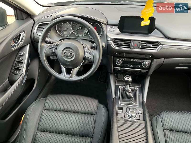 Седан Mazda 6 2016 в Хмельницком