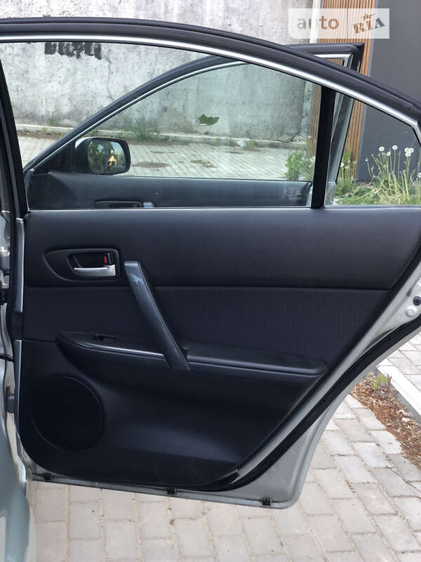 Лифтбек Mazda 6 2005 в Березному