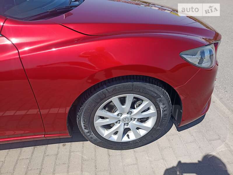 Седан Mazda 6 2016 в Ужгороді