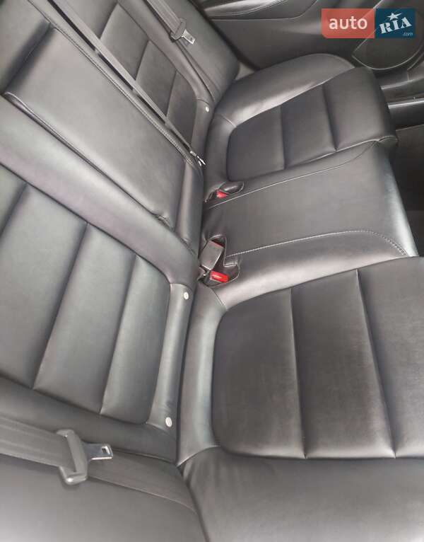 Седан Mazda 6 2014 в Днепре