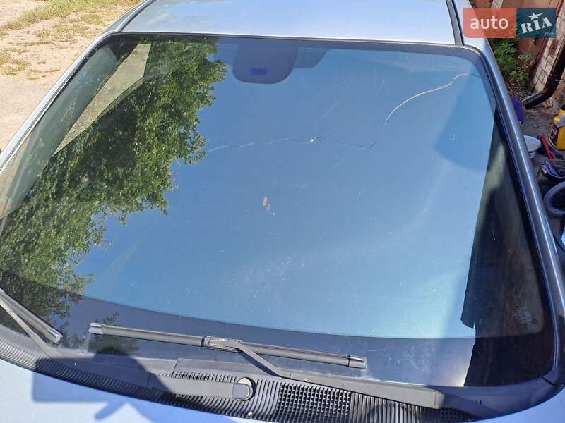 Седан Mazda 6 2006 в Чугуеве