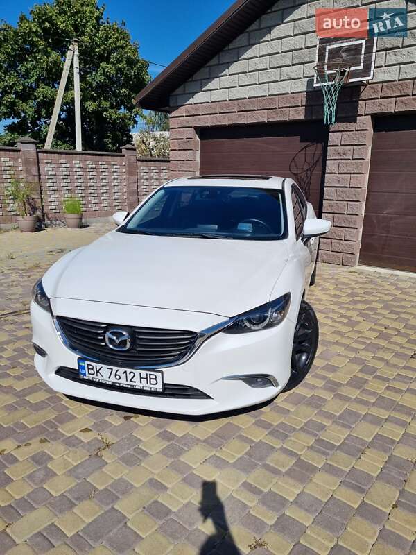 Седан Mazda 6 2016 в Рівному