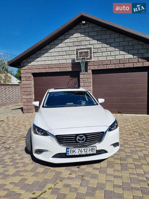 Седан Mazda 6 2016 в Рівному