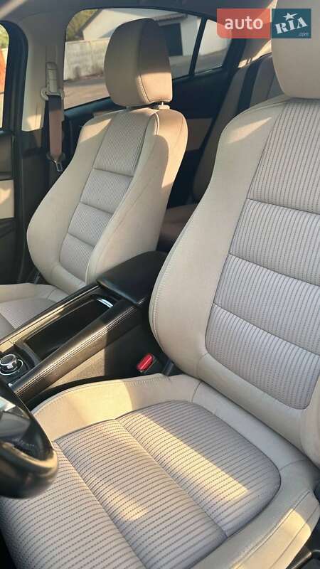 Седан Mazda 6 2015 в Полтаве