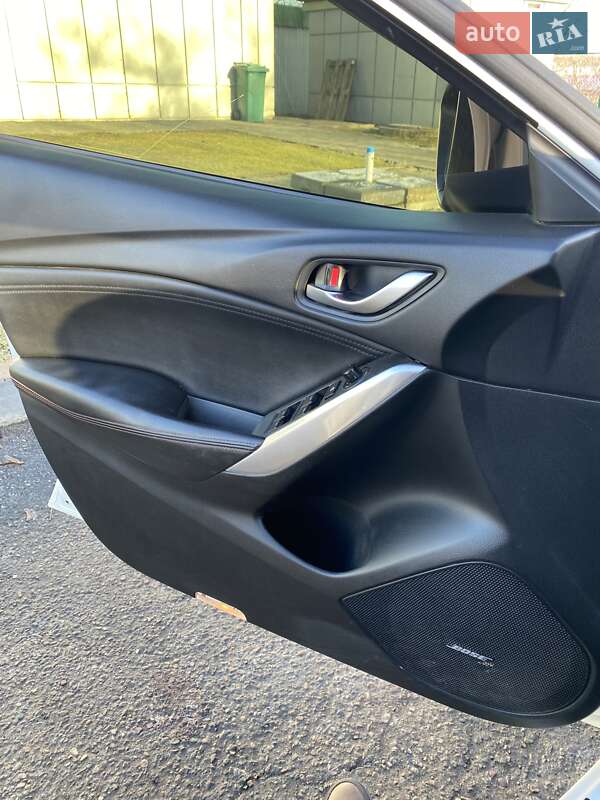 Седан Mazda 6 2014 в Заліщиках