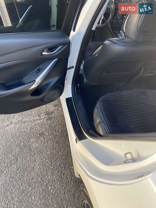 Седан Mazda 6 2014 в Заліщиках