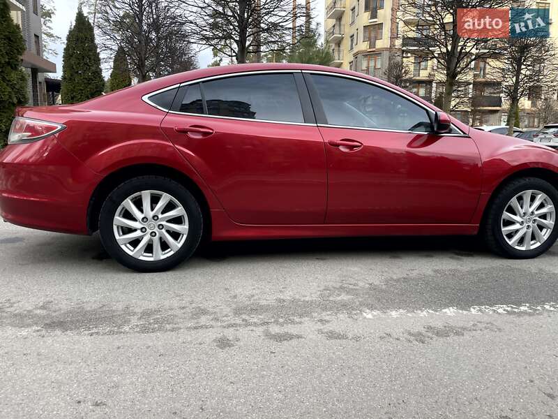 Седан Mazda 6 2011 в 