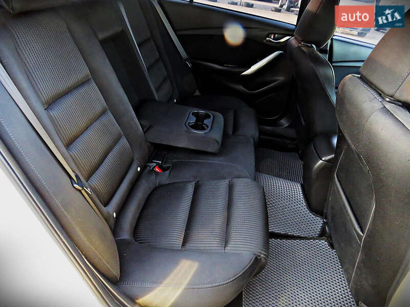 Седан Mazda 6 2014 в Золотоноше