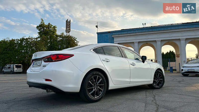 Седан Mazda 6 2015 в Ужгороді