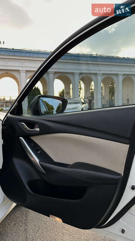 Седан Mazda 6 2015 в Ужгороді