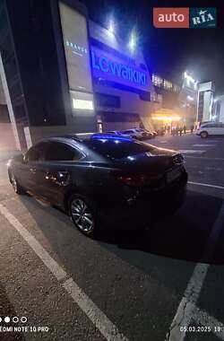 Седан Mazda 6 2014 в Чернівцях