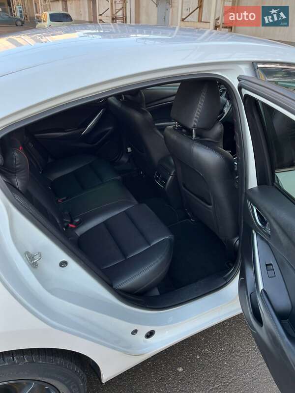 Седан Mazda 6 2014 в Кривом Роге