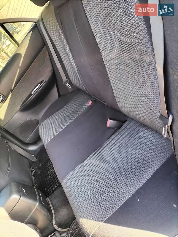 Седан Mazda 6 2005 в Запоріжжі