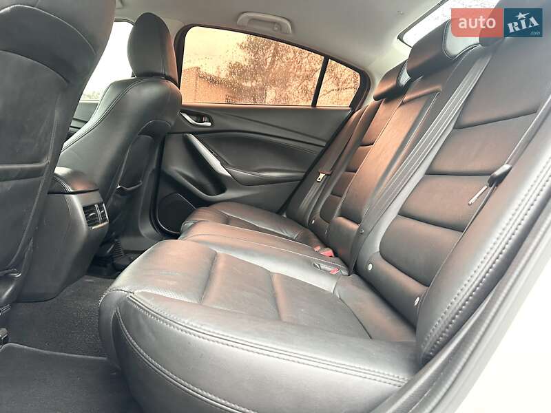 Седан Mazda 6 2015 в Киеве