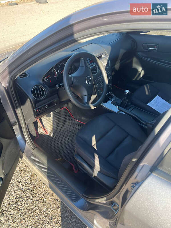 Седан Mazda 6 2004 в Черкасах