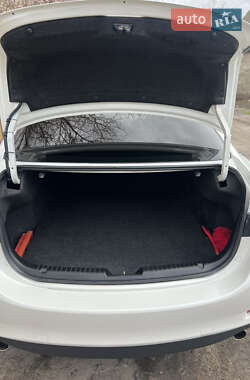 Седан Mazda 6 2013 в Лохвице