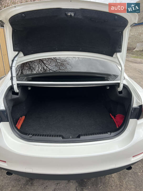 Седан Mazda 6 2013 в Лохвице