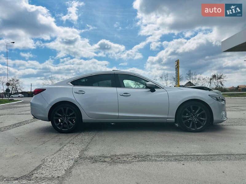 Седан Mazda 6 2016 в Ужгороді