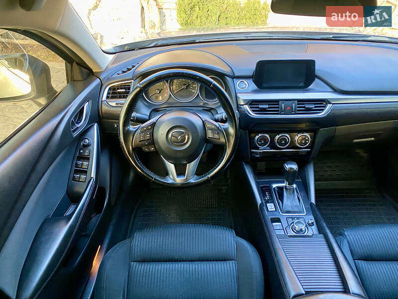 Седан Mazda 6 2015 в Днепре