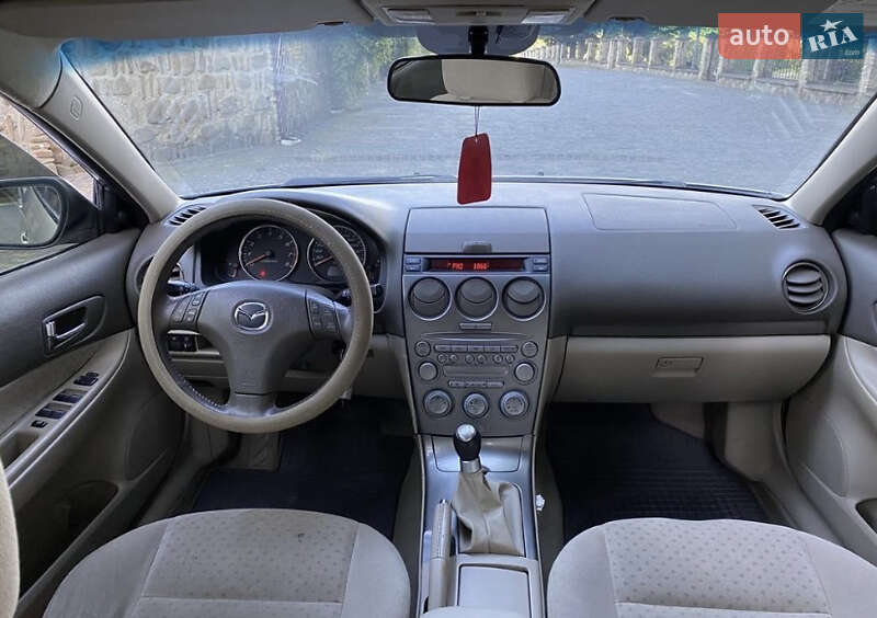Седан Mazda 6 2003 в Черновцах