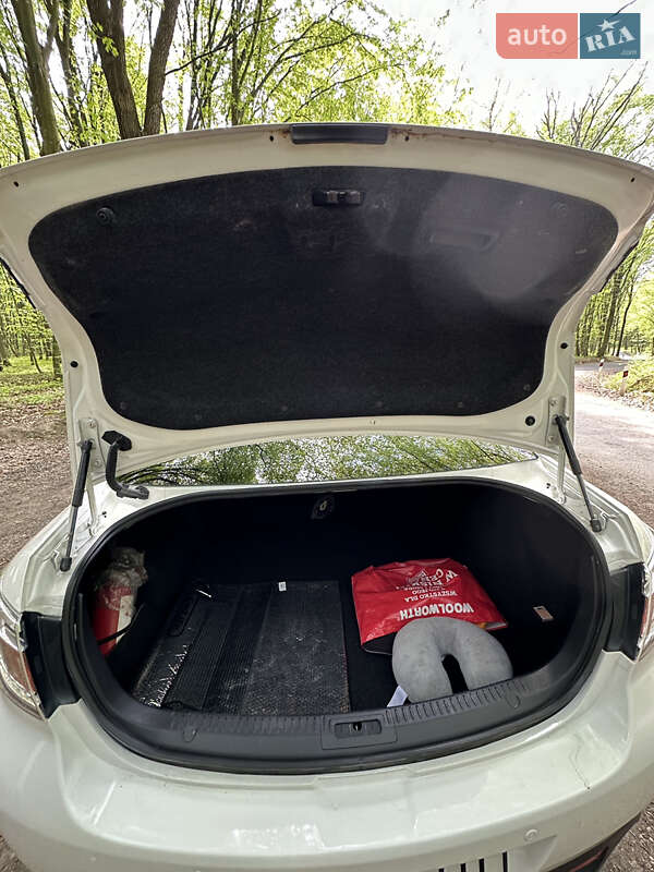 Седан Mazda 6 2011 в Луцке