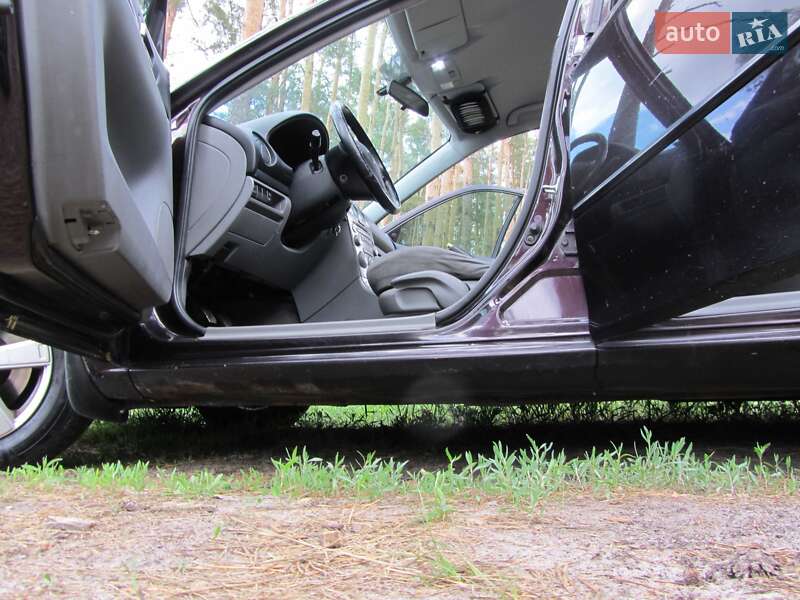 Седан Mazda 6 2005 в Киеве