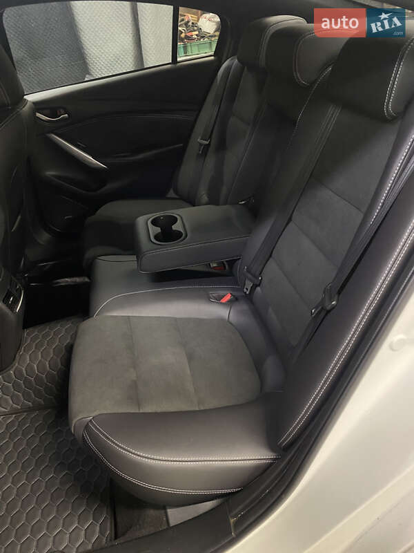 Седан Mazda 6 2015 в Кривом Роге