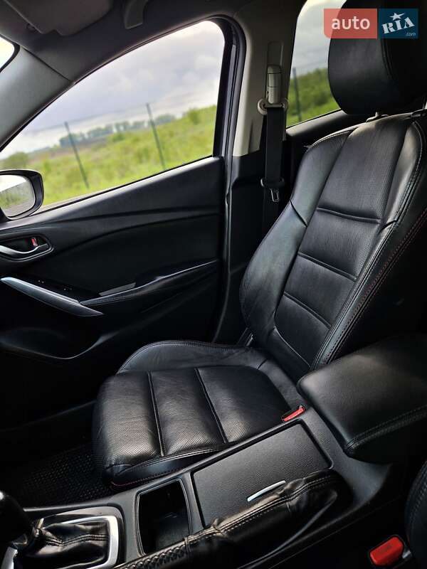 Седан Mazda 6 2014 в Ровно