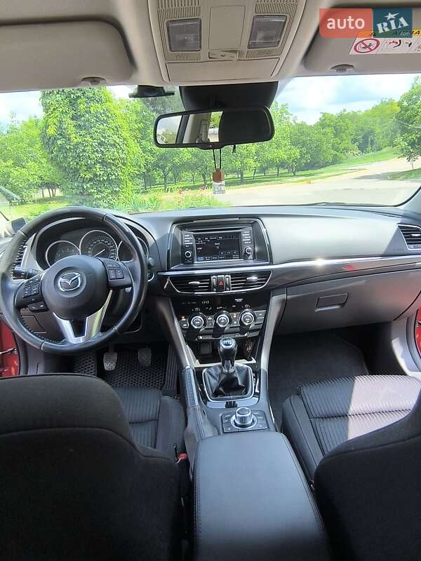 Седан Mazda 6 2014 в Южноукраинске