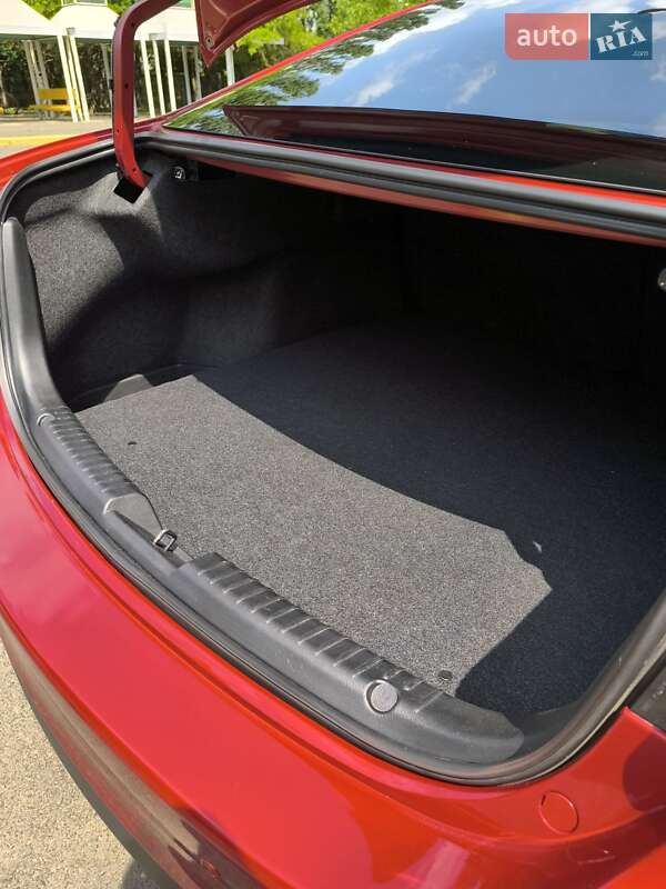 Седан Mazda 6 2014 в Южноукраинске