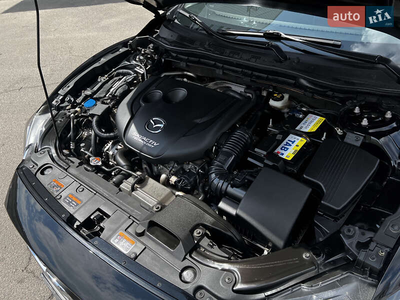 Седан Mazda 6 2018 в Львові