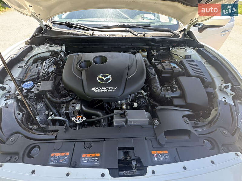 Седан Mazda 6 2016 в Дубно