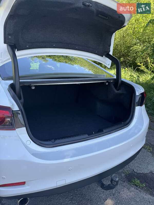 Седан Mazda 6 2016 в Дубно