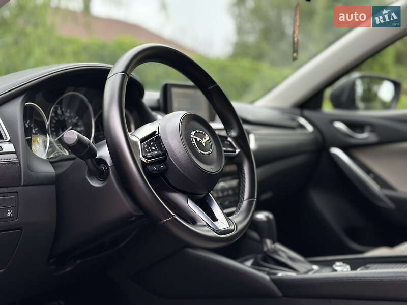 Седан Mazda 6 2017 в Днепре