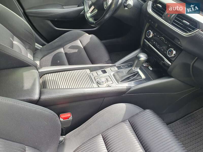 Седан Mazda 6 2016 в Киеве