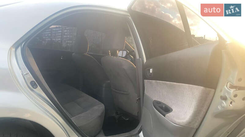 Седан Mazda 6 2004 в Киеве