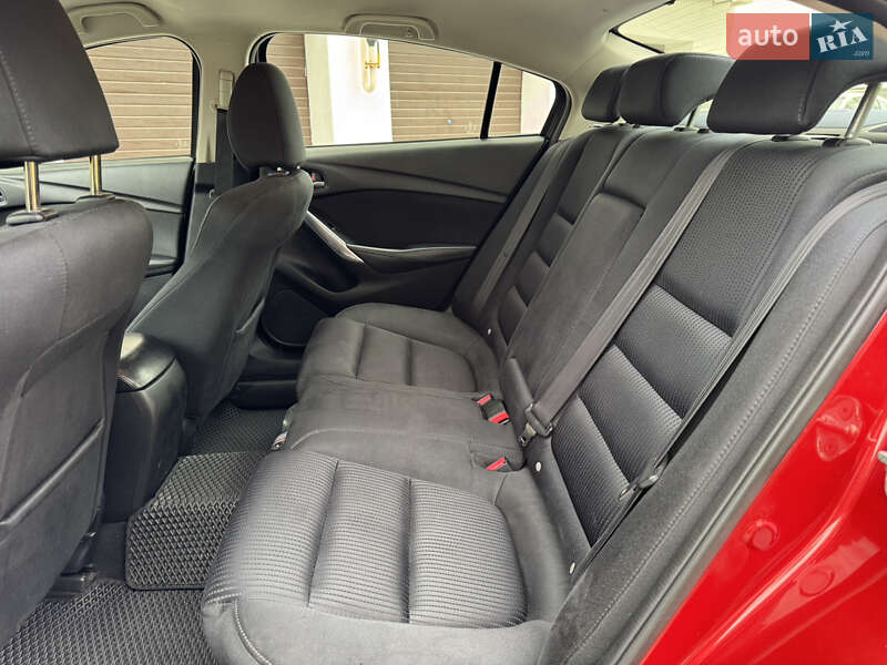 Седан Mazda 6 2015 в Днепре
