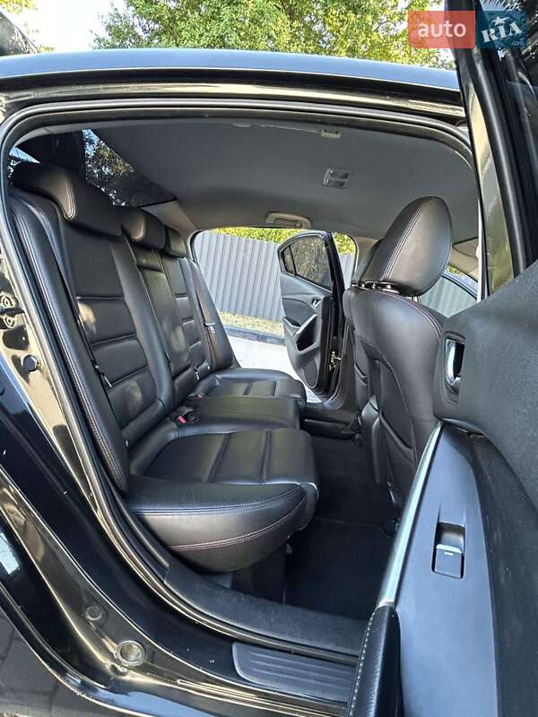 Седан Mazda 6 2015 в Ивано-Франковске