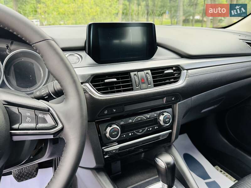 Седан Mazda 6 2017 в Киеве